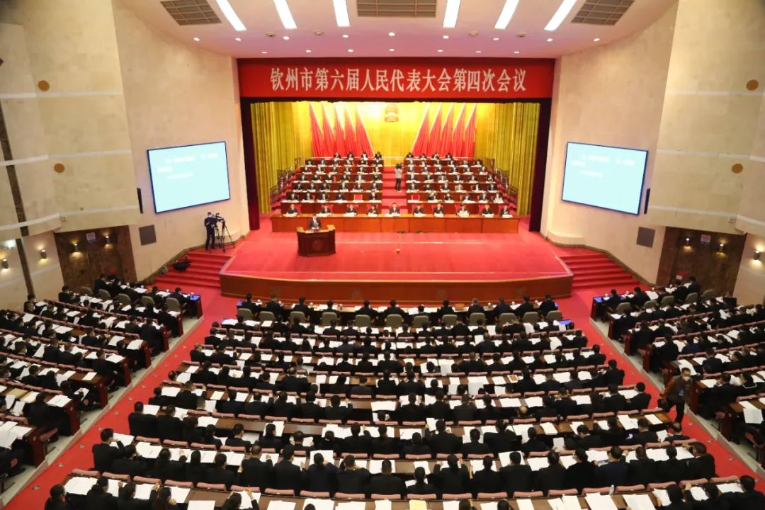 维多利亚vic003 | 广英职院校长邹利斌：发挥高校基本职能 服务北部湾地区经济社会发展